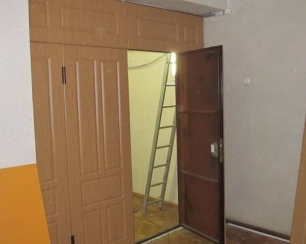 Как произвести установку входных дверей