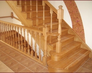Особенности установки деревянных лестниц