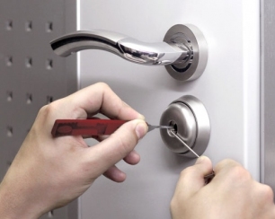 Сломался замок? Обратитесь к специалистам, возможно, его можно отремонтировать