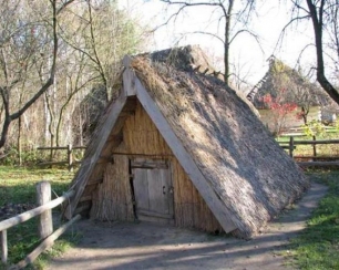 Самый оптимальный материал для производства погреба: железобетон, металл, пластик