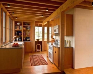 Потолок в деревянном доме