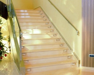 Керамогранит – идеальный материал для изготовления ступеней