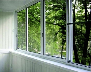 Рассмотрим все плюсы холодного остекления алюминиевыми окнами балконов и лоджий.