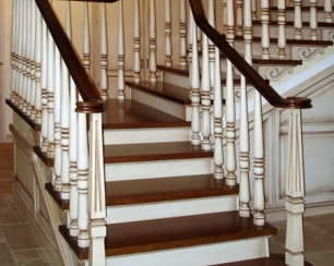 Отделка металлической лестницы деревом