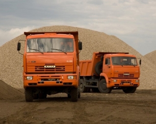 Как заказать доставку сыпучих материалов на стройплощадку?