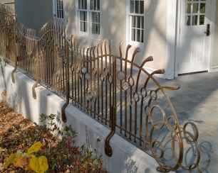 Художественная ковка и ее роль в интерьере и экстерьере