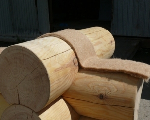 Межвенцовый утеплитель: основные виды и их характеристики