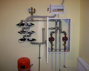 Размещение отопительных труб внутри зданий