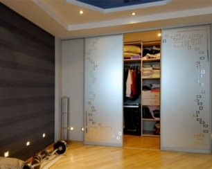 Как рассчитать оптимальную глубину шкафа купе