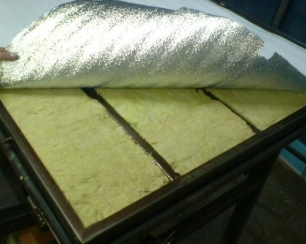 Обзор материалов для утепления входной деревянной двери