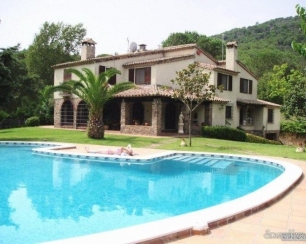 Посещение страны, где есть своя недвижимость