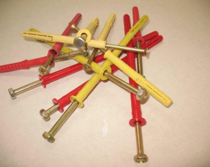 Разнообразие дюбелей и их особенности