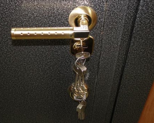 Как установить металлическую дверь