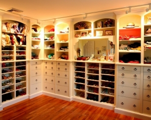 Гардеробные комнаты и шкафы