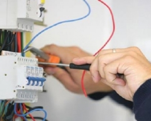 5 советов по безопасному использованию электричества детьми