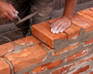 Кладка кирпичных перегородок