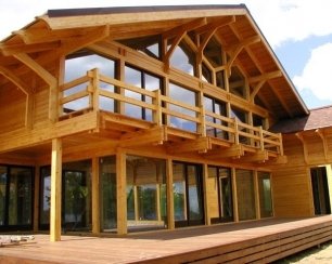 Дома из лафета – современные конструкции для комфортной жизни