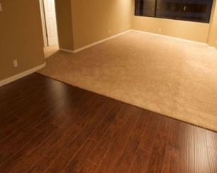 Как выровнять настеленный линолеум