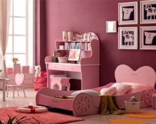 Интерьер детской для девочки с необычными элементами дизайна