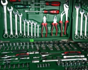 Для чего нужны наборы инструментов в повседневной жизни?