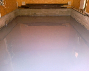 Как покрасить бетонный пол в гараже