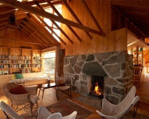 Оформление интерьера в деревянном доме