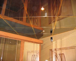 Зеркальные потолки в интерьере