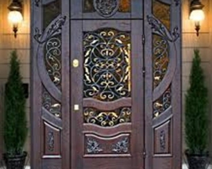 Двери в дом