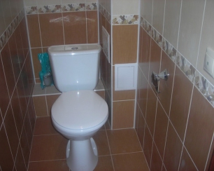 Как скрыть трубы в ванной и туалете