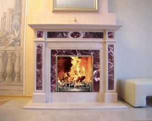 Мраморный камин – идеальное решение для установки в частном доме