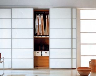 Шкафы-купе – преимущества их изготовления на заказ