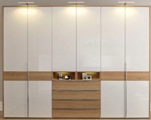 Распашной шкаф: простор для хранения