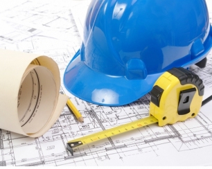 У кого лучше заказать ремонт квартиры: у частного мастера или фирмы