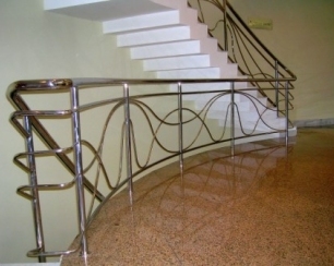 Перила для лестницы из нержавеющей стали – модно, надежно, практично