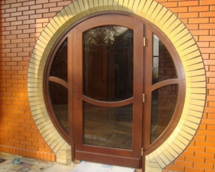 Нестандартные двери – виды и их особенности