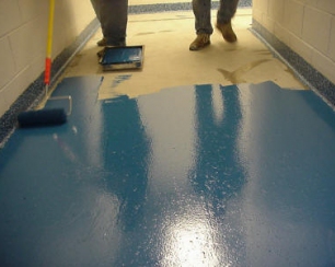 Как выбрать краску для пола из бетона