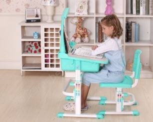 Как правильно выбрать детскую парту?