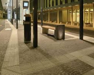 Ступеньки и порог для парадного входа