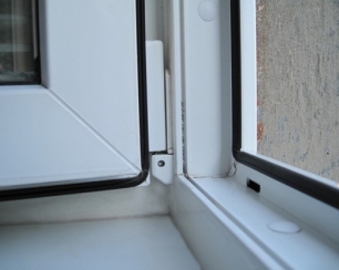 Как заменить уплотнитель в металлопластиковых окнах?