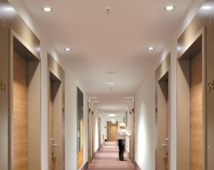 Светодиодные встраиваемые и линейные светильники