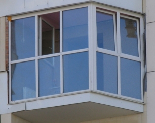 Особенности остекления балконов