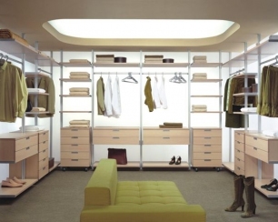 Гардеробная в доме и их виды