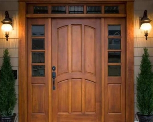 Причины популярности дверей из натурального дерева