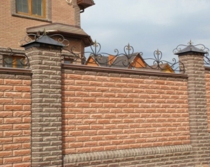 Как построить кирпичный забор