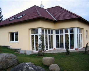 Пластиковые окна для современного коттеджа