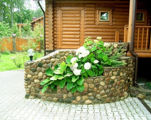 Как выполнить дизайн крыльца деревянного дома