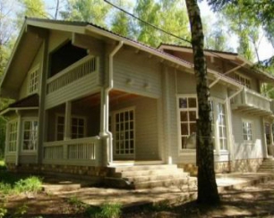 Каким цветом покрасить деревянный дом