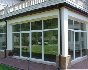 Разница между пластиковыми и алюминиевыми окнами