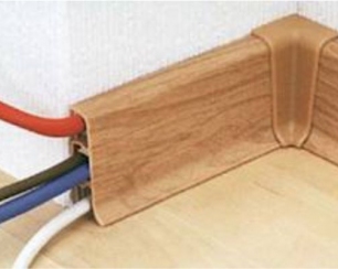 Как крепить пластиковый плинтус