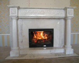 Камины из мрамора: виды, преимущества, особенности облицовки